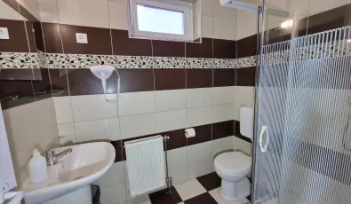 Napsug�r Apartmanh�z Si�fok