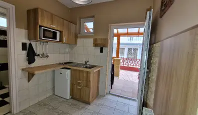 Napsug�r Apartmanh�z Si�fok