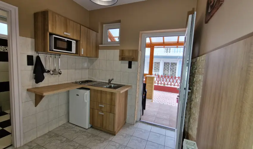 Napsug�r Apartmanh�z Si�fok