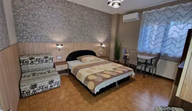 Napsug�r Apartmanh�z Si�fok