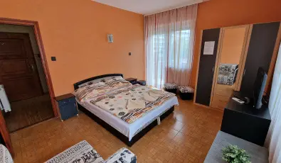 Napsug�r Apartmanh�z Si�fok