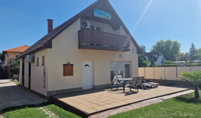 Napsug�r Villa A Si�fok