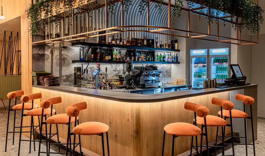 REED Luxury Hotel & Bistro Sifok