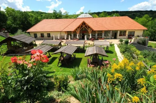 Somogy Kertje �d�l�falu �s �tterem, Bonnya, Si�fok - 32 km