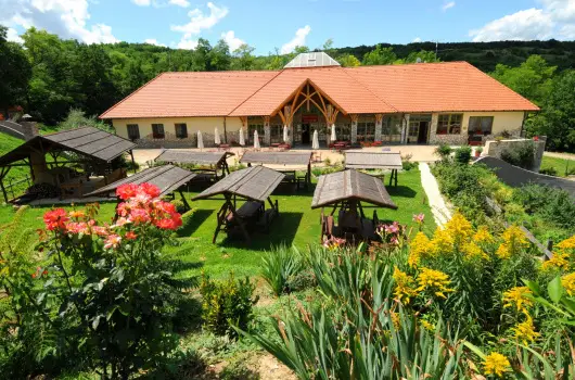 Somogy Kertje �d�l�falu �s �tterem, Bonnya, Si�fok - 32 km