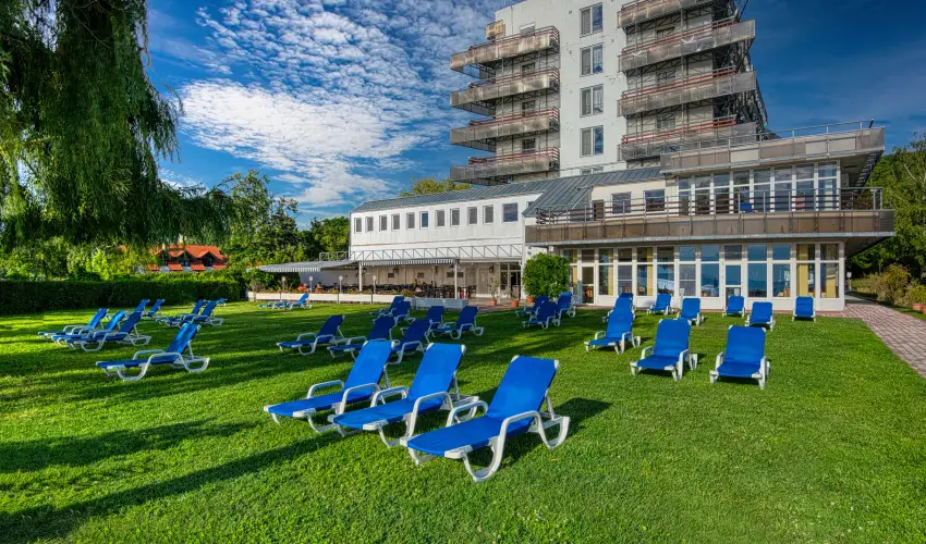 Vil�gos Hotel Balatonvil�gos