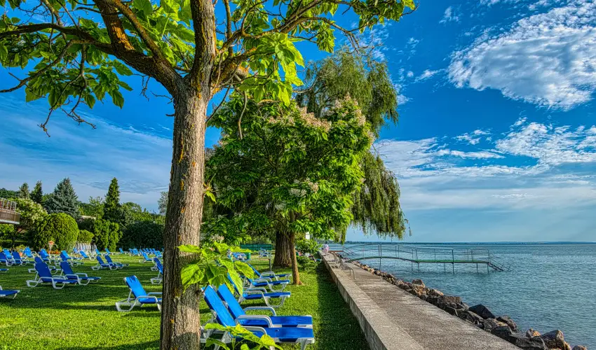 Vil�gos Hotel Balatonvil�gos