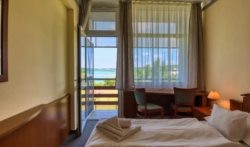 Vil�gos Hotel Balatonvil�gos