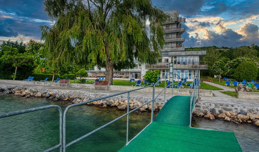 Vil�gos Hotel Balatonvil�gos