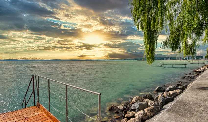 Vil�gos Hotel Balatonvil�gos